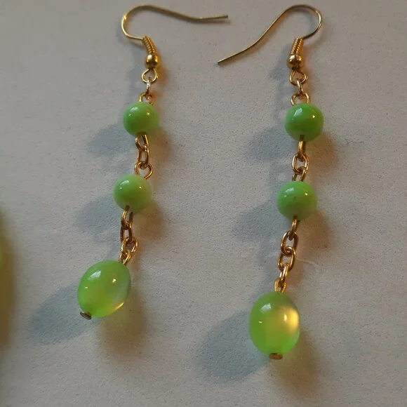 Brand New Jewelry Set (neckless and earrings) - Picture 3 of 3